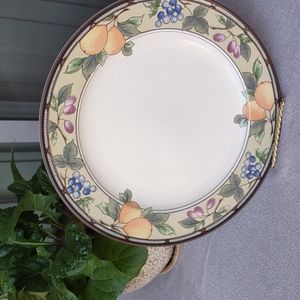 Mikasa Intaglio garden harvest patterned platter